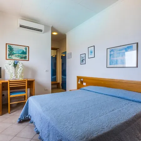 Stella Marina Hotel 3*